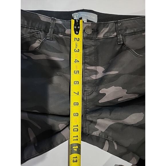 Wit & Wisdom Camo Jeans Skinny Leg Pants Womens Size 10P Elastic Waist Stretch - Picture 5 of 6